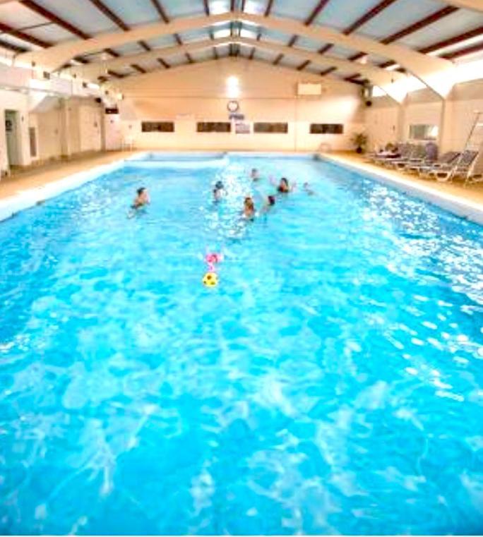 Clifftop Chalet With Pool Deal Zewnętrze zdjęcie