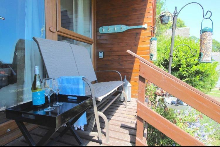 Clifftop Chalet With Pool Deal Zewnętrze zdjęcie